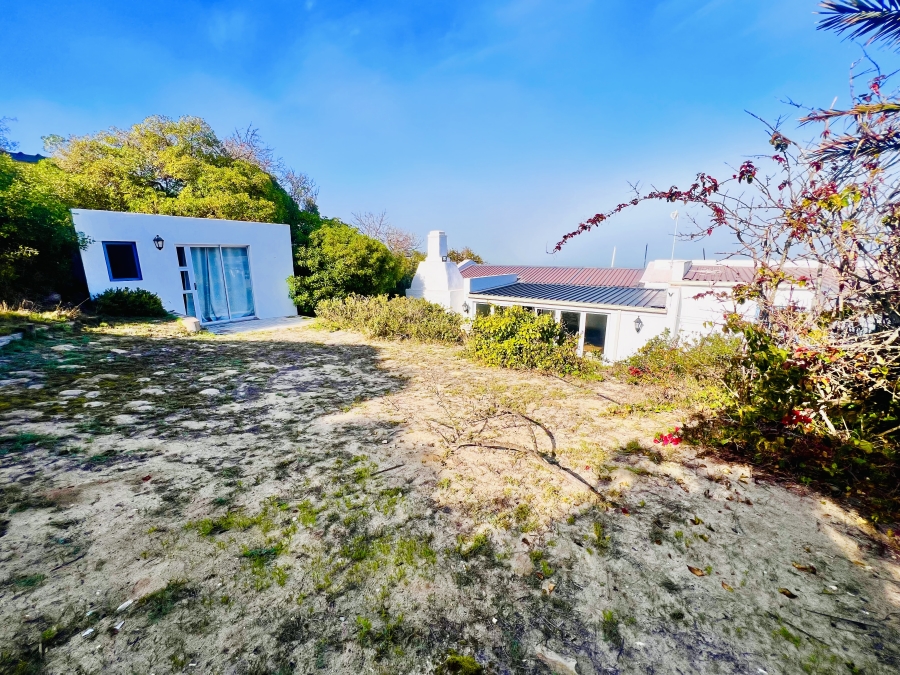 3 Bedroom Property for Sale in Middedorp Western Cape